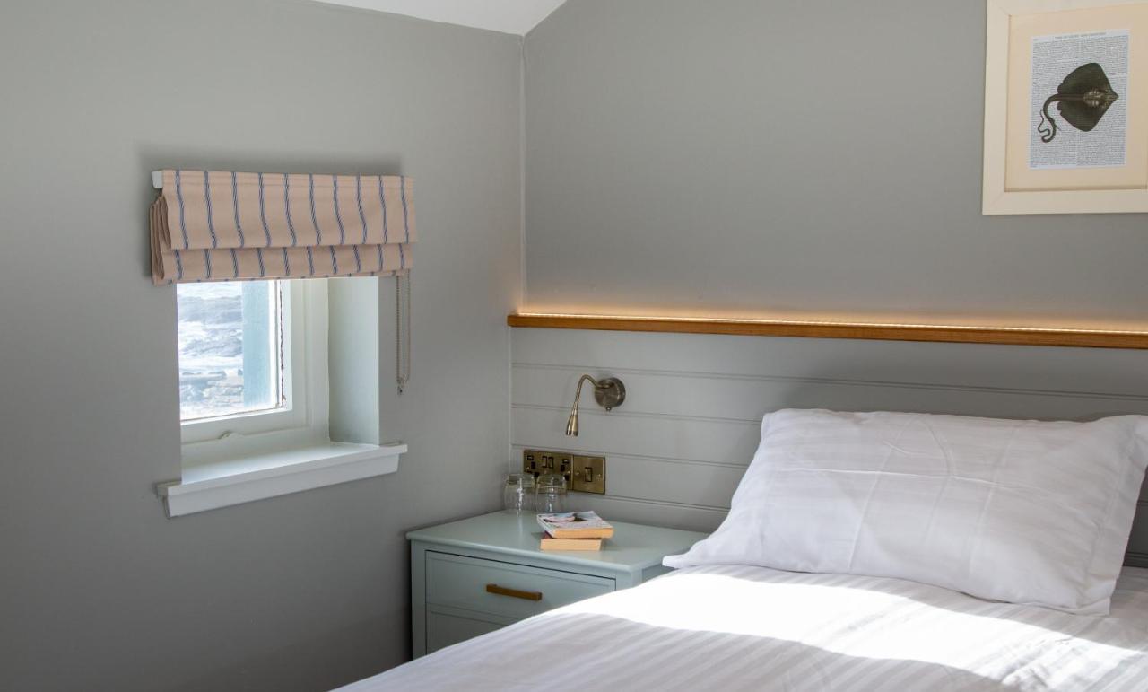 The Crusoe Hotel Лоуър Ларго Екстериор снимка