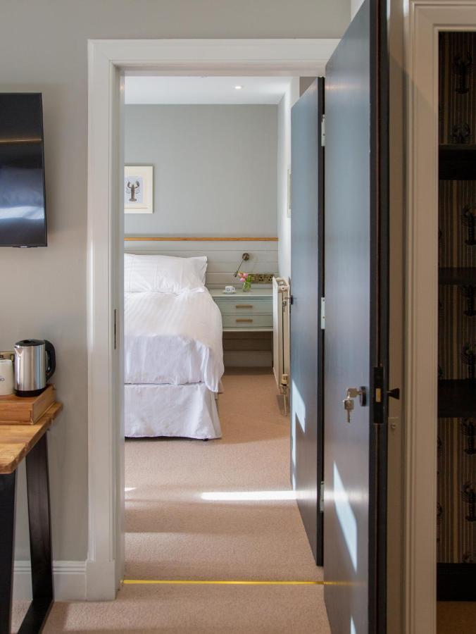 The Crusoe Hotel Лоуър Ларго Екстериор снимка