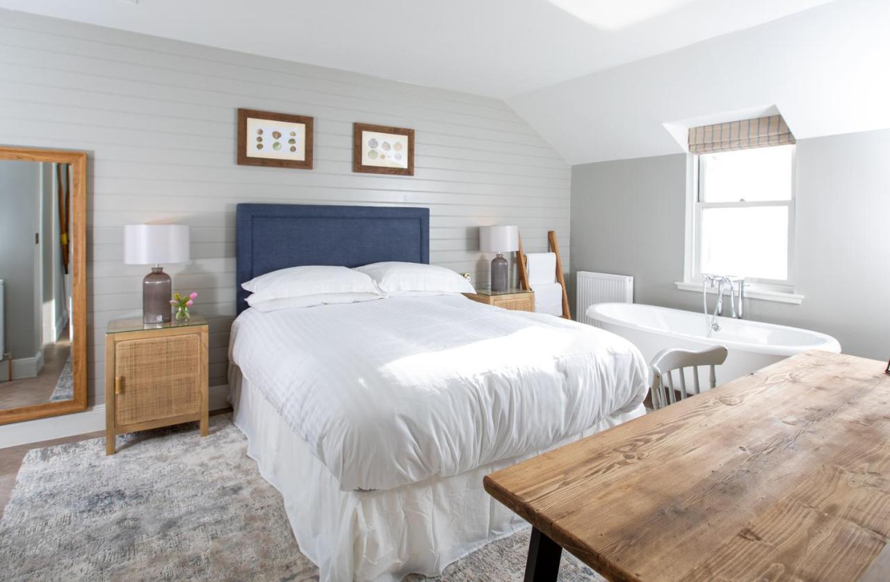 The Crusoe Hotel Лоуър Ларго Екстериор снимка